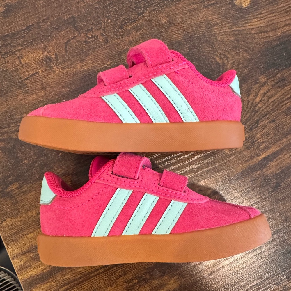 NWOT Adidas Kid’s VL Court 3.0 Sneaker toddler/walker size 6